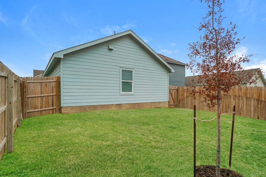 Building Photo - 13834 Goat Cv