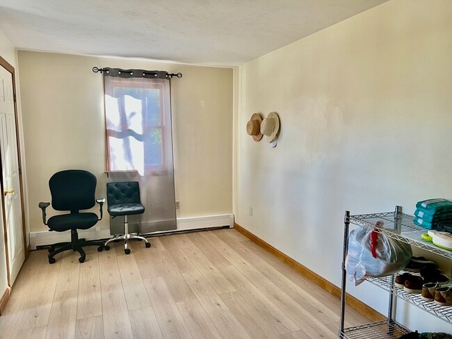 Building Photo - 188 Fernwood Dr