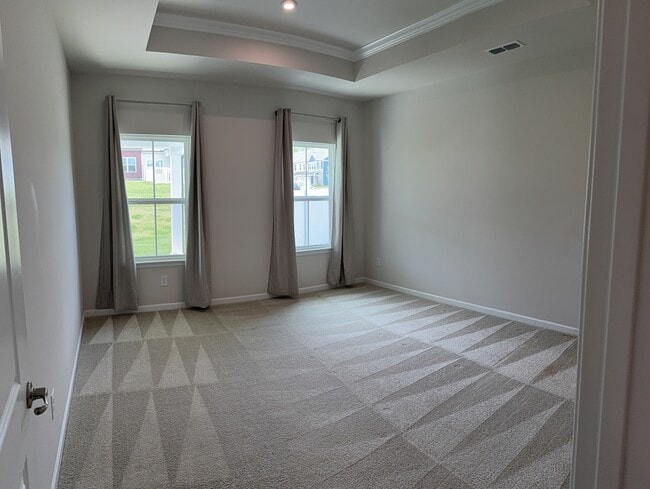 Building Photo - 304 Lantern Cir
