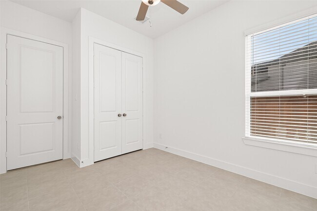 Building Photo - 4916 Northern Wds Dr