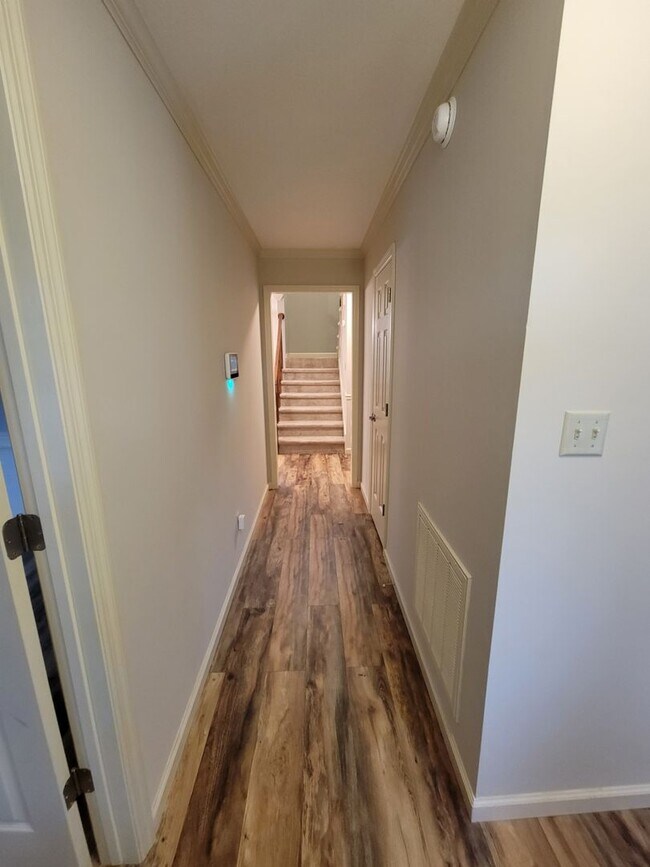 Building Photo - 4517 Crosland Dr