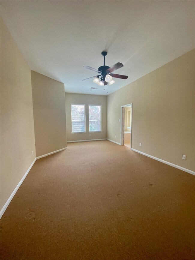 Building Photo - 15 Sagamore Ridge Pl