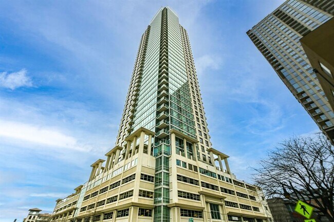 Building Photo - 300 Bowie St