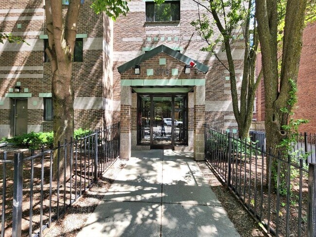 Building Photo - 276 Chestnut Hill Ave