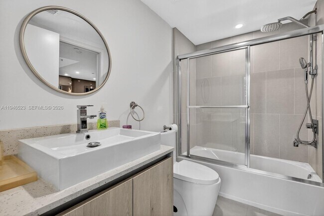 Building Photo - 13800 Highland Dr