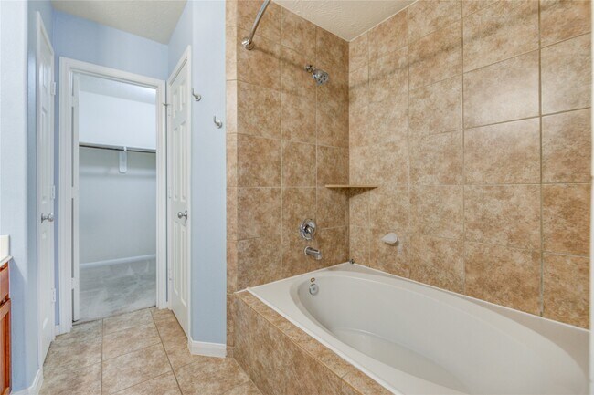 Building Photo - 8422 Sunset Loch Dr