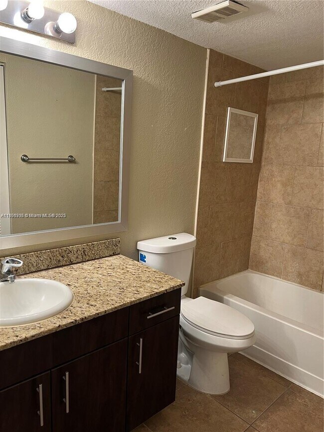 Building Photo - 12510 Vista Isles Dr