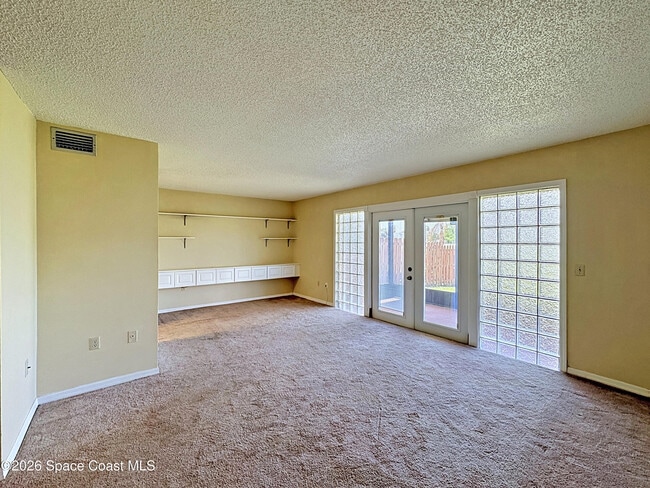 Building Photo - 48 Bogart Pl