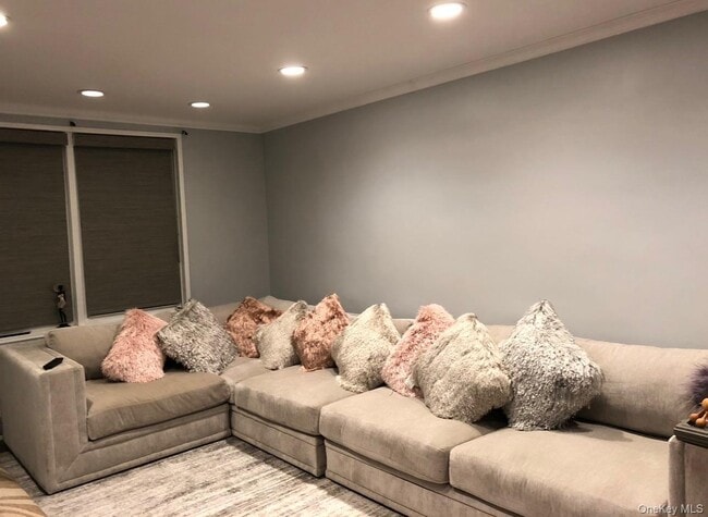 Building Photo - 510 Dubois Ave