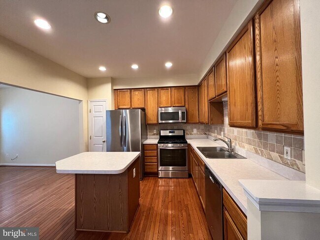 Building Photo - 10168 Elgin Way