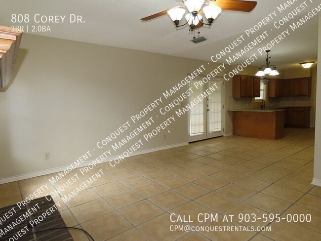 Building Photo - 808 Corey Dr