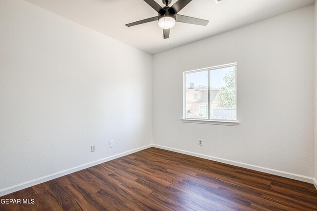 Building Photo - 7600 Plaza Redonda Dr