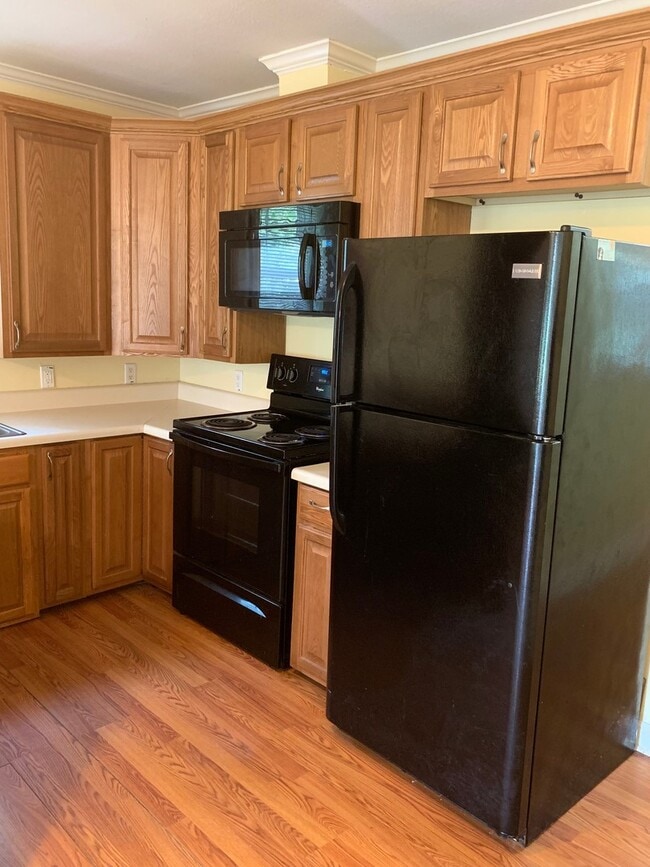 Building Photo - GAUTIER, MISSISSIPPI - Charming 2 bedroom 1 bath cottage.