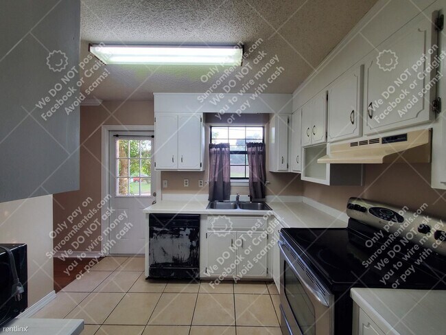 Building Photo - 3 br, 2 bath House - 4700 Tradewinds Dr