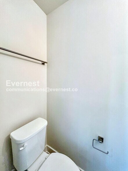 Building Photo - 12112 Calgary Lp