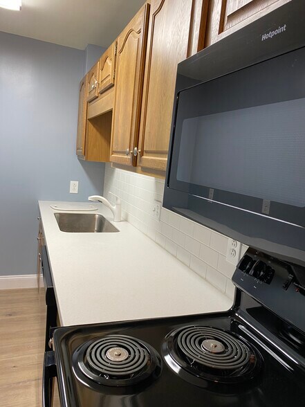 Building Photo - 3054 S Pike Ave