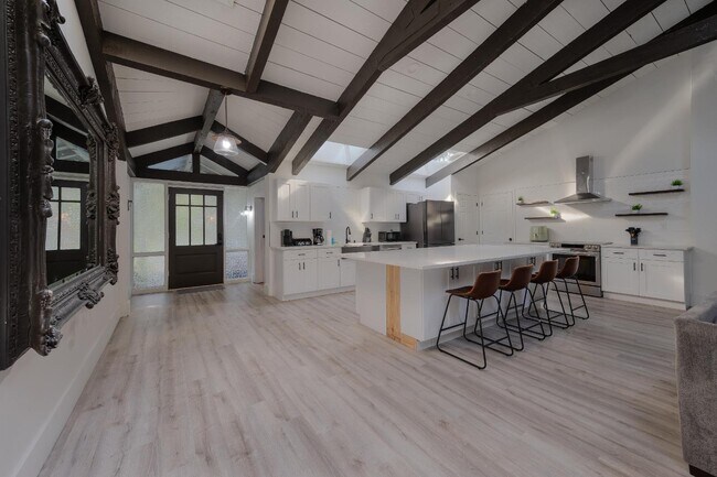 Building Photo - 1775 Harbor Rd