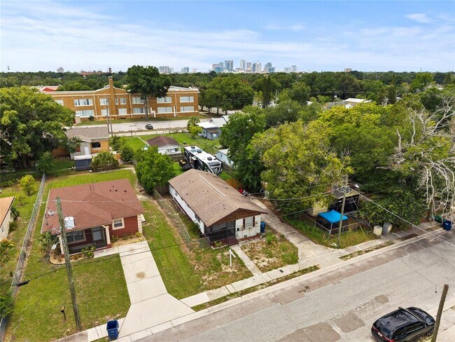 Building Photo - 1605 E 29th Ave