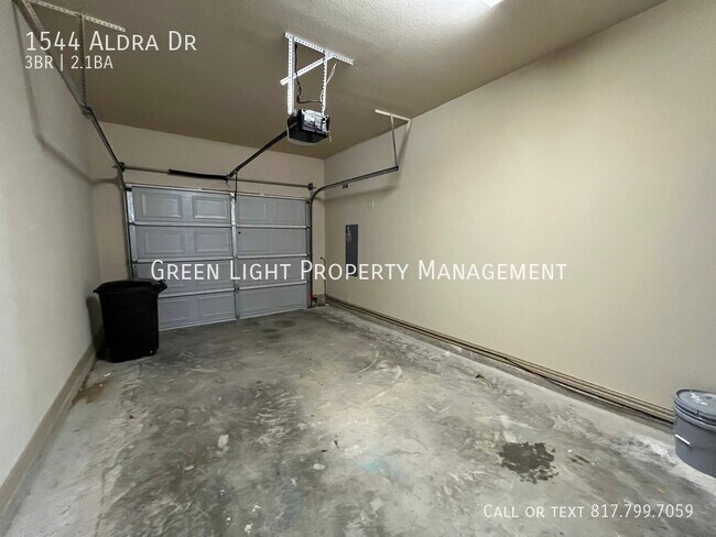 Building Photo - 1544 Aldra Dr