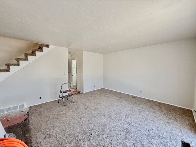 Building Photo - 6424 S Westridge St