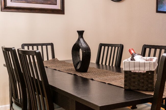 Building Photo - 2 Wimbledon Ln