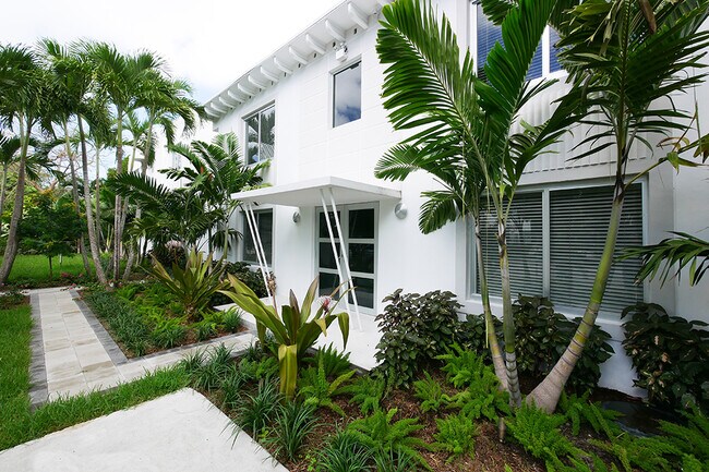 Building Photo - Jefferson Palms - Miami beach