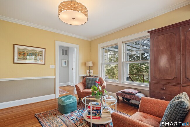 Building Photo - 13 Birch St