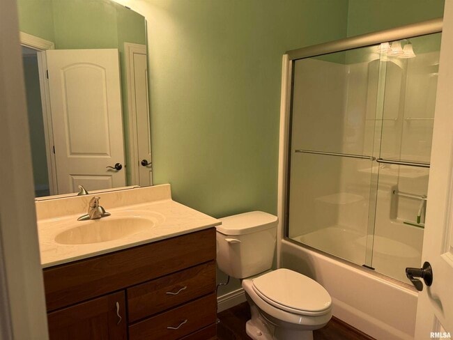 Building Photo - 3011 Belmont Pl