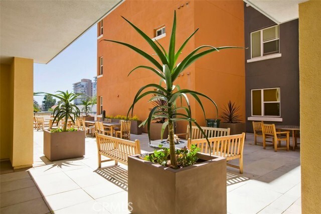 Building Photo - 3650 5th,