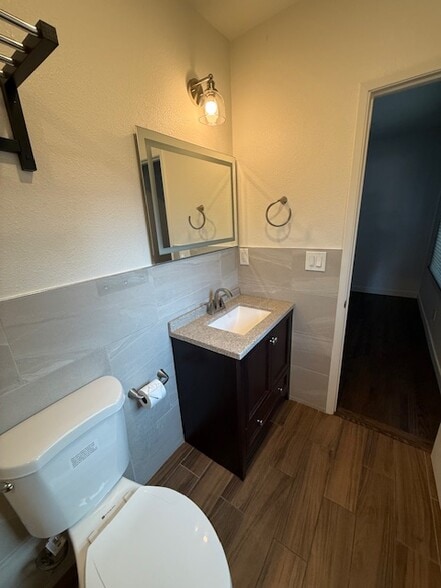 Building Photo - 914 N Olive St