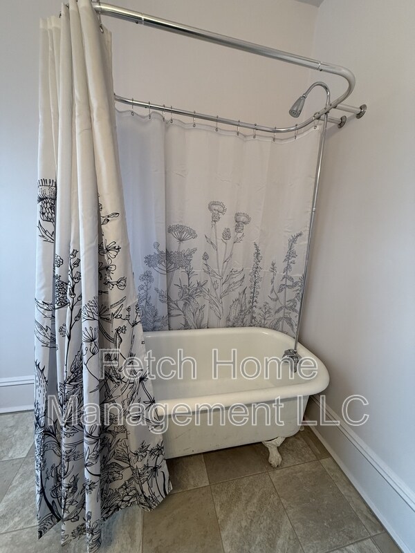 Building Photo - 125 E State St