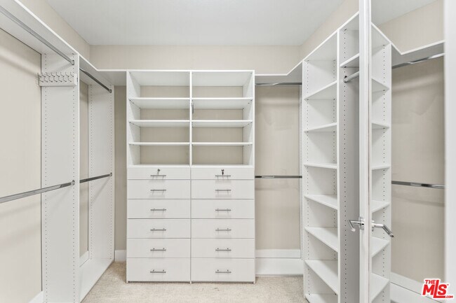 Building Photo - 12705 Bluff Creek Dr