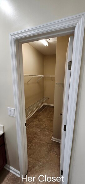 Building Photo - 3774 Bedford Dr