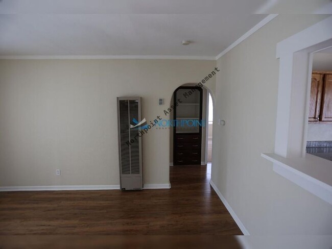 Building Photo - 1220 Browning Dr
