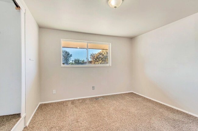 Building Photo - 1186 W 300 N St