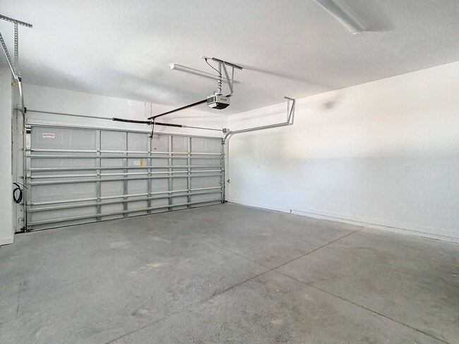 Building Photo - Brand New Constructed Townhouse in South T...