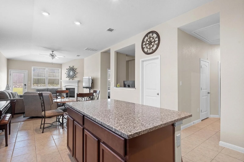 Building Photo - 1608 Torre St