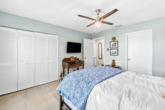 Building Photo - 2579 Bedford Mews Dr