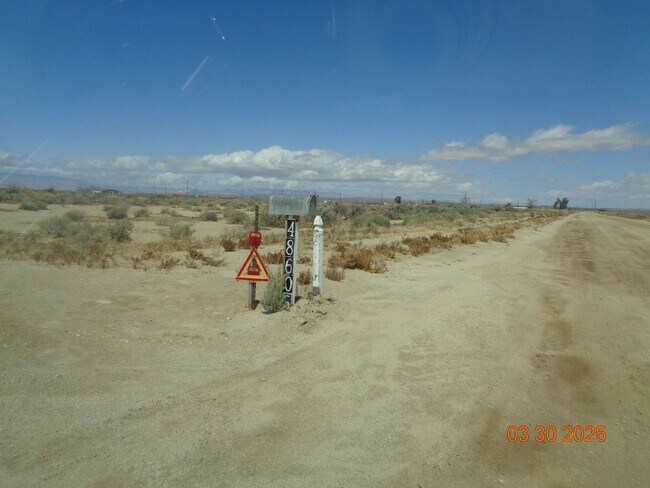 Building Photo - Country Living 3 bedroom 2 bathroom offering 1344 sq. ft.