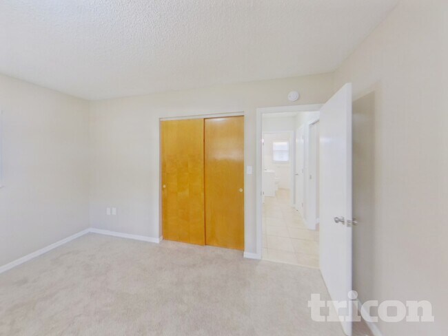 Building Photo - 10811 La Vista Loop