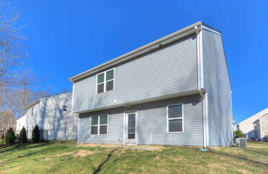 Building Photo - 2010 Turtle Point Rd