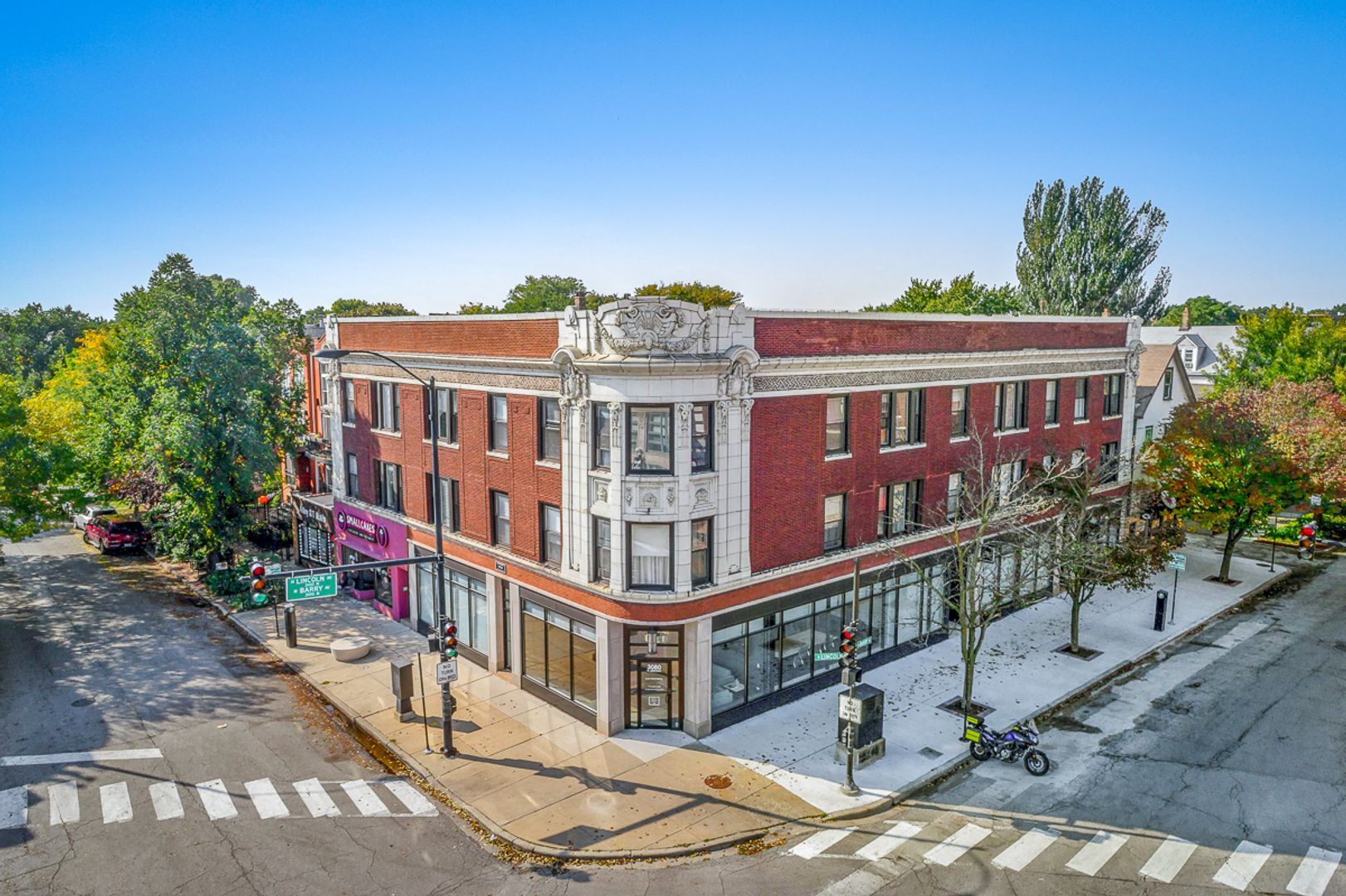 Building Photo - 1507 W Barry Ave