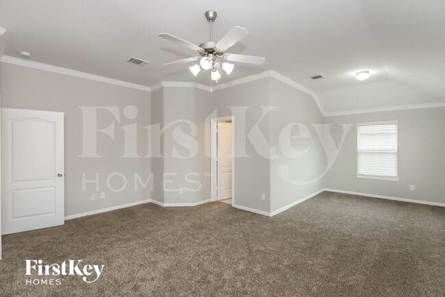 Building Photo - 10107 Stone Briar Dr