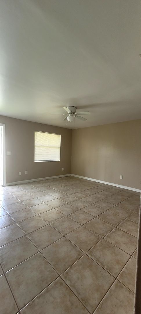 Building Photo - Allancar 164