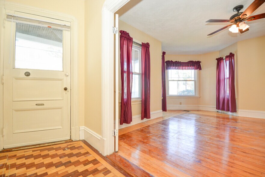 Building Photo - 48 South St