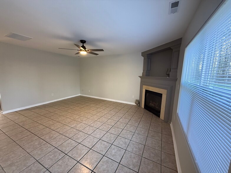 Building Photo - 7021 Sunman Rd