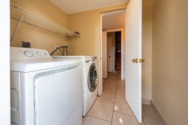 Building Photo - 1240 NW 6th Ave