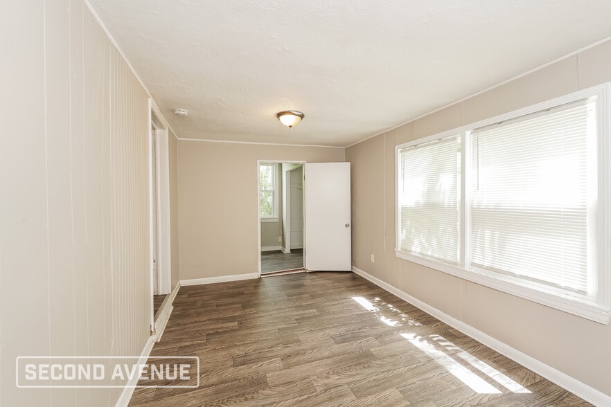 Building Photo - 844 Vanderbilt St