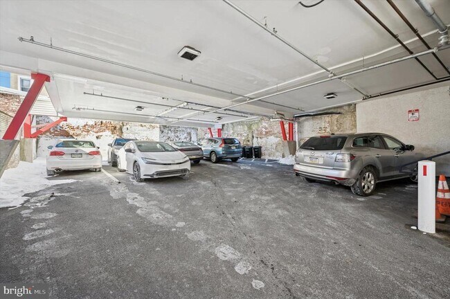 Building Photo - 124 Levering St