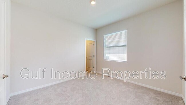 Building Photo - 411 157th Ct E